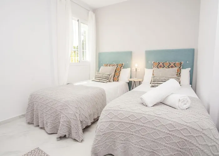 Jardines 16 Beautiful Family Марбелья