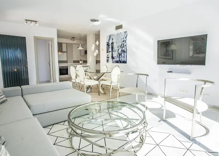 Jardines 16 Beautiful Family Апартаменти Марбелья