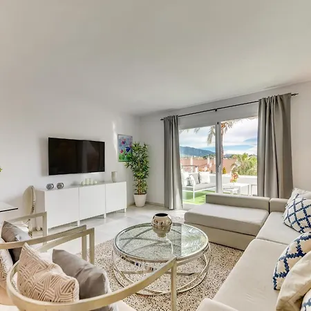 Jardines 16 Beautiful Family Daire Marbella