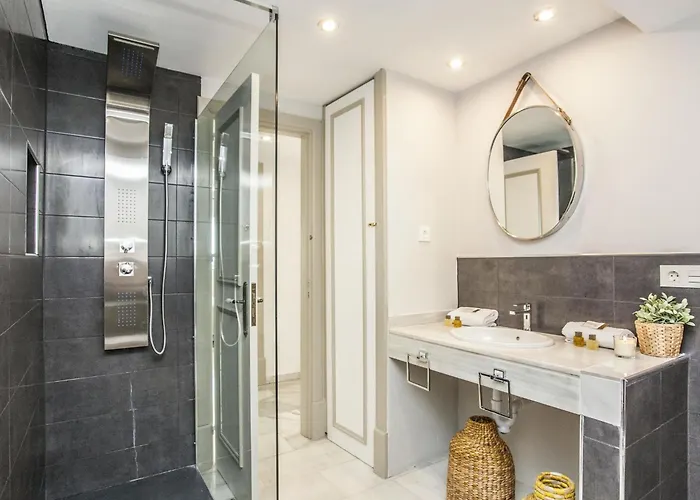 Jardines 16 Beautiful Family Daire