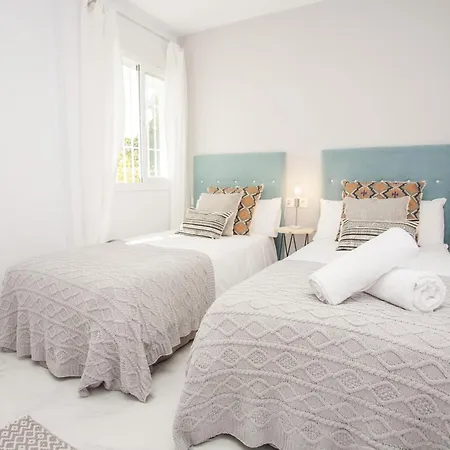 Jardines 16 Beautiful Family Marbella